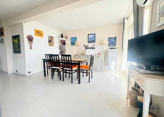 Cosy A 200m De La *