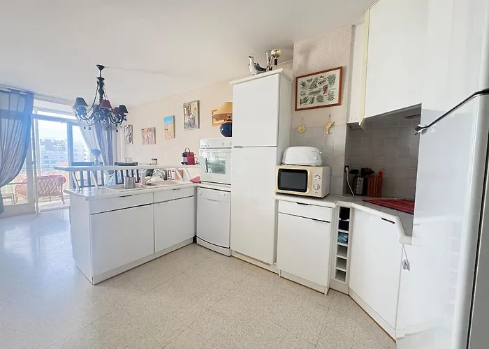 Cosy A 200m De La Кане