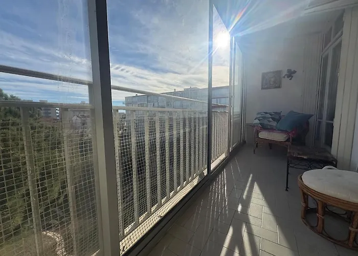 Cosy A 200m De La كانيه